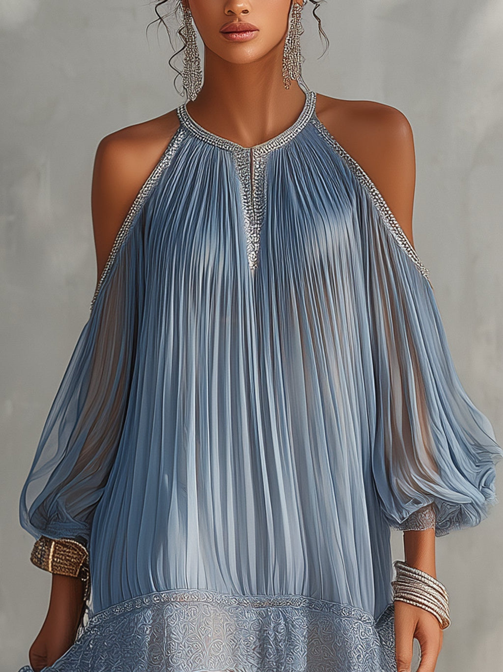 Aitana | Minivestido azul con hombros descubiertos, fruncido y bajo de encaje