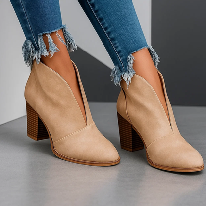 Alfonsina | Botines de calzar con corte en V