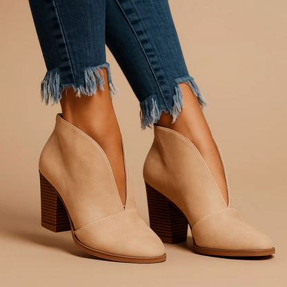 Alfonsina | Botines de calzar con corte en V