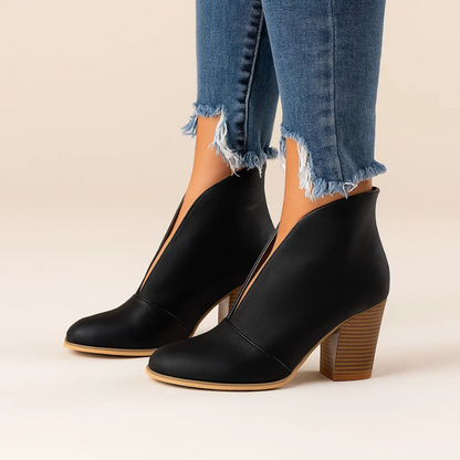 Alfonsina | Botines de calzar con corte en V