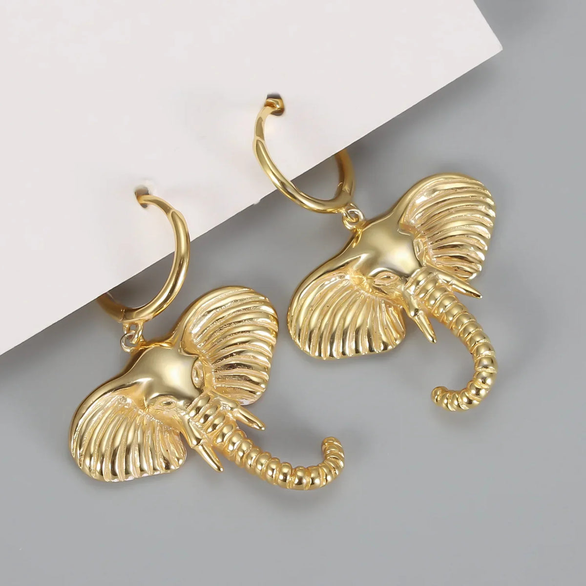 Pendientes de aro con elefante