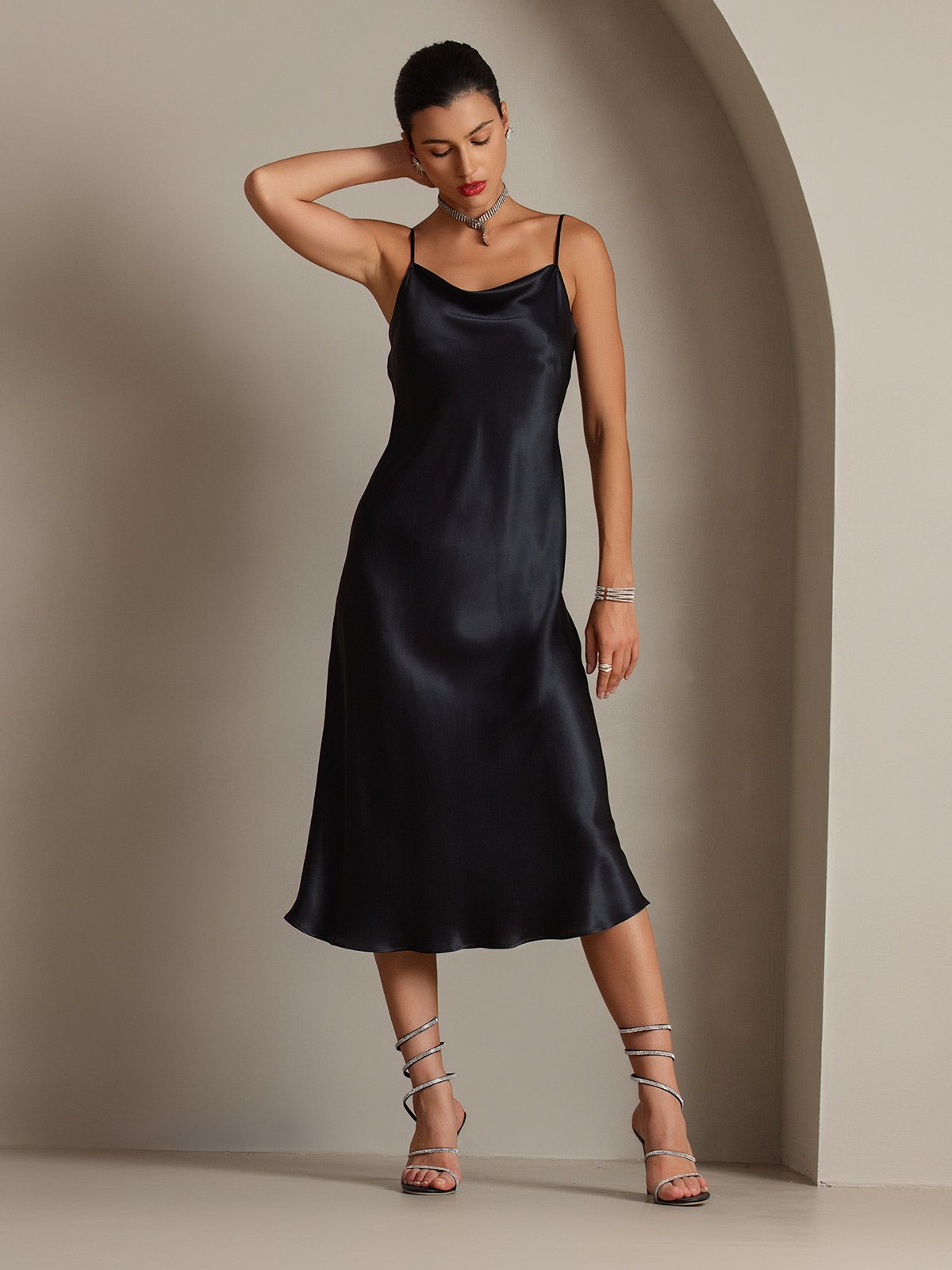 Vestidos largos de seda pura con tirantes