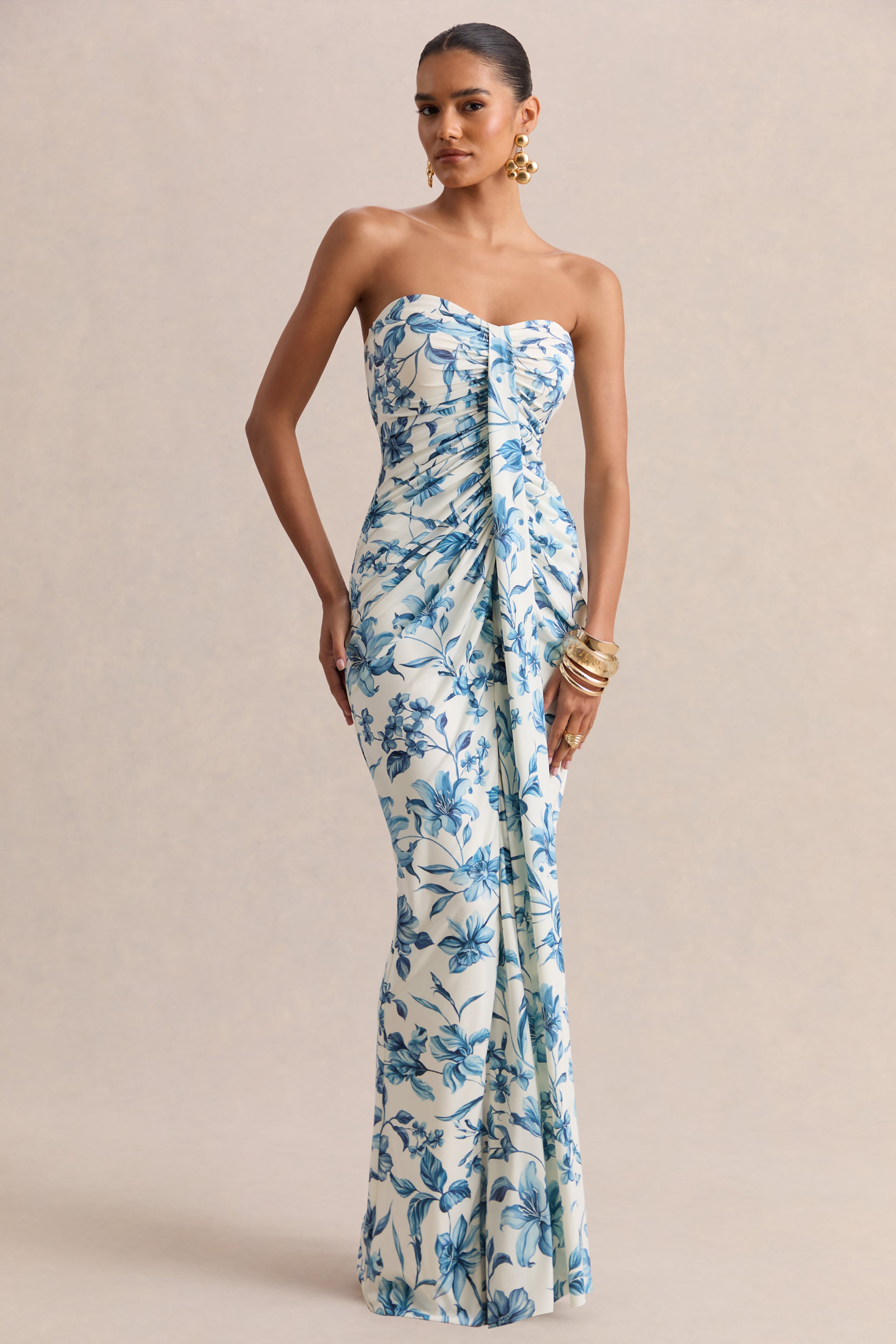 Ali | Vestido Largo Cruzado Con Fruncido Y Escote Corazón En Estampado Porcelana Azul