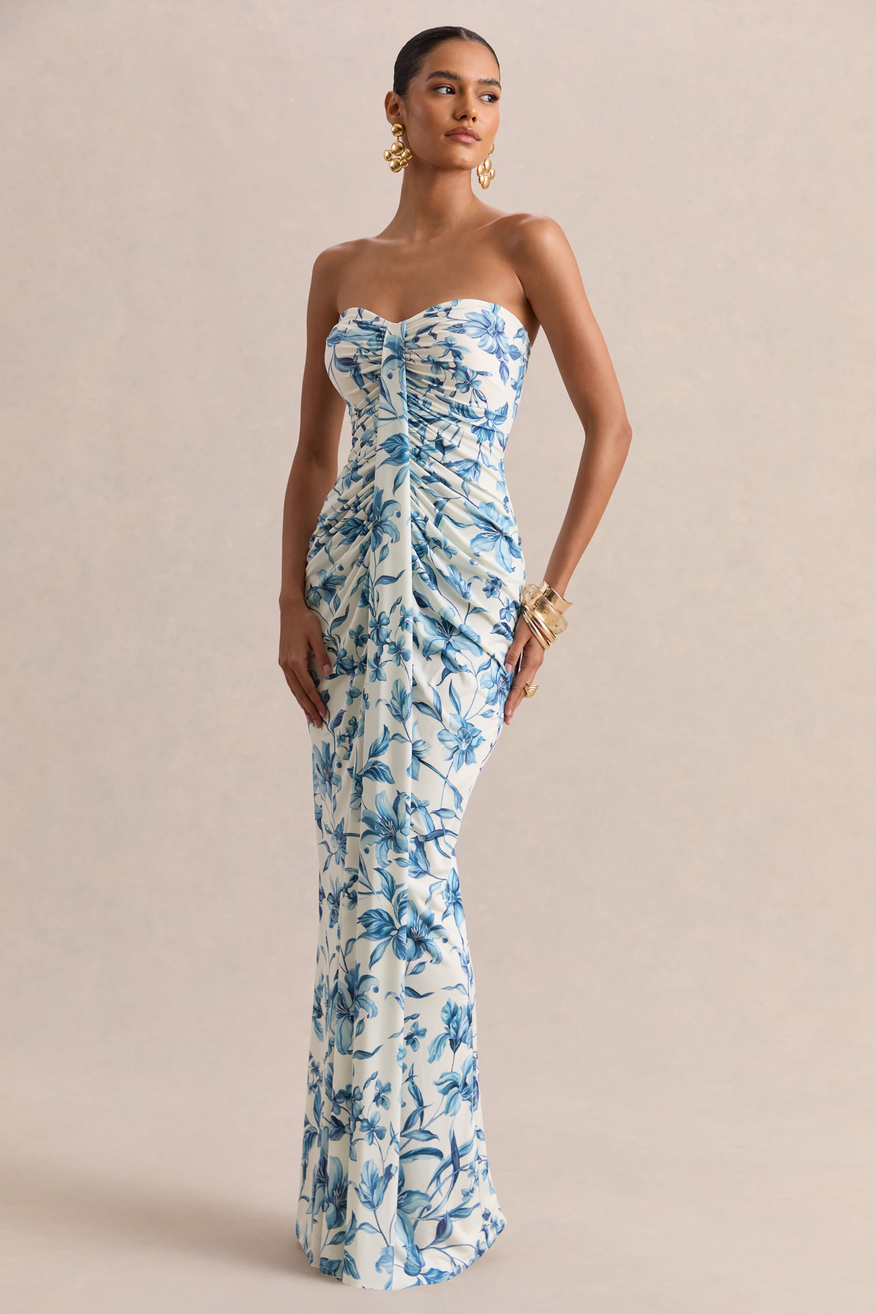 Ali | Vestido Largo Cruzado Con Fruncido Y Escote Corazón En Estampado Porcelana Azul