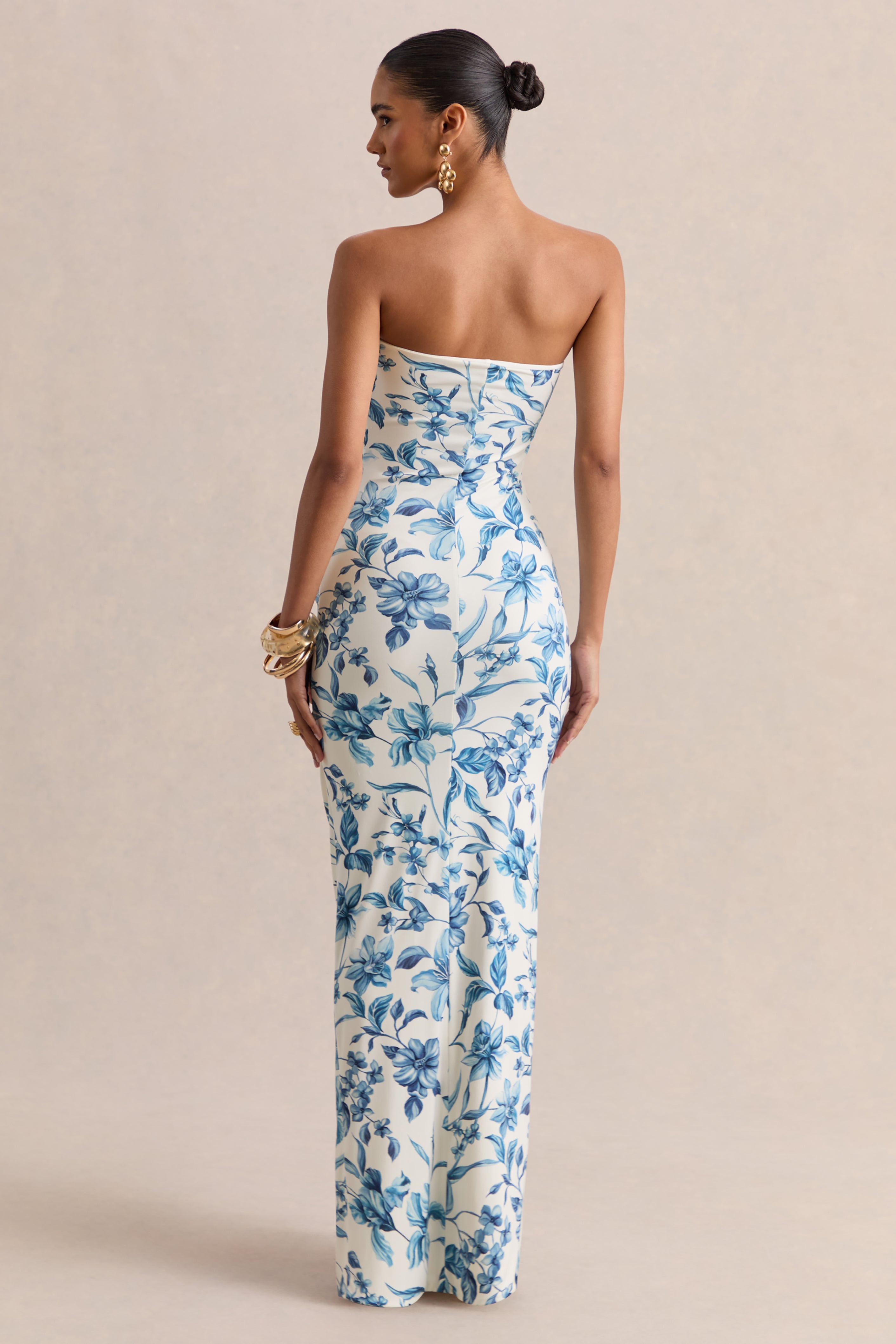 Ali | Vestido Largo Cruzado Con Fruncido Y Escote Corazón En Estampado Porcelana Azul