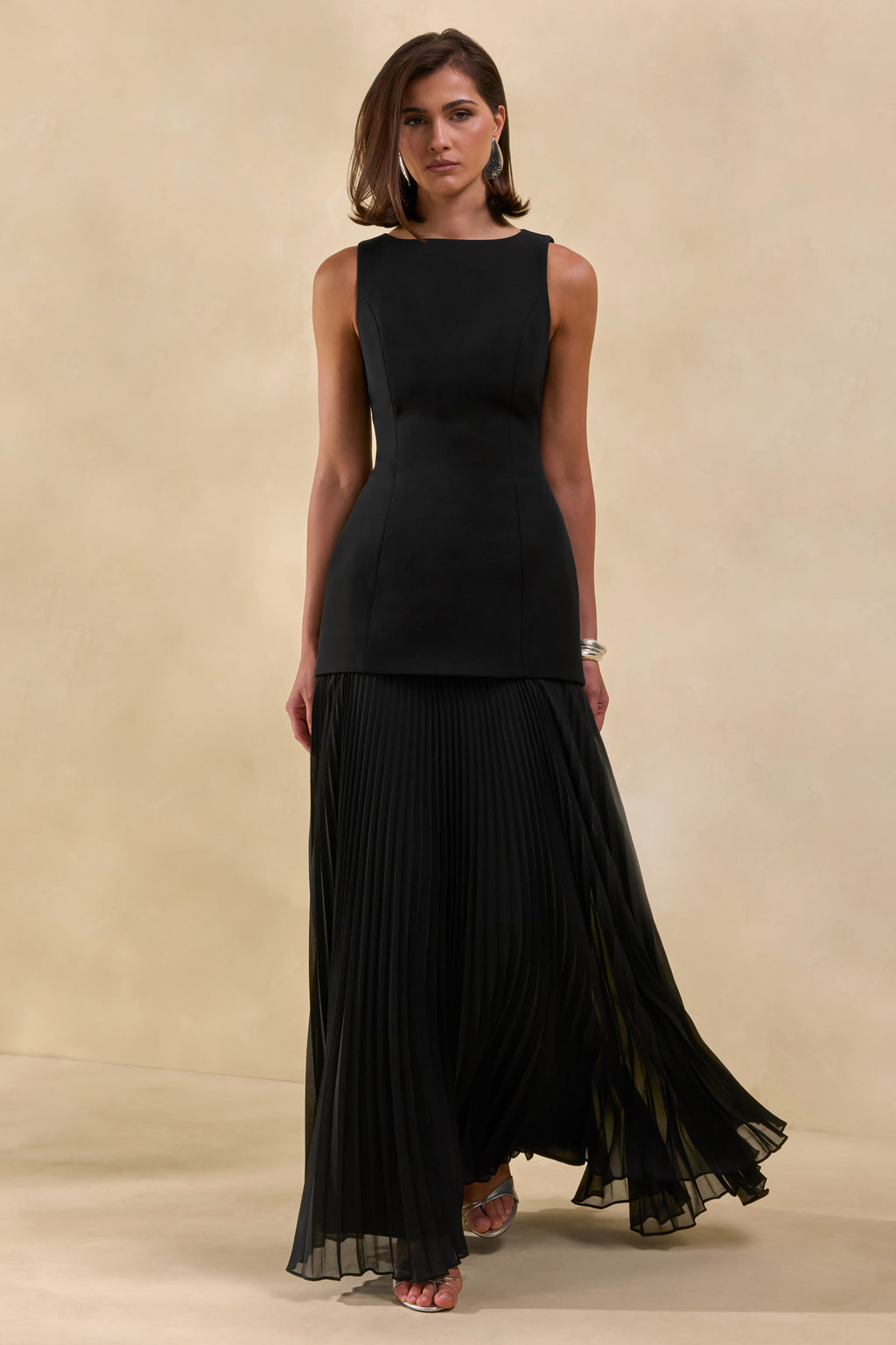 Hadley | Vestido Largo Negro Con Escote Barco Y Cintura Baja