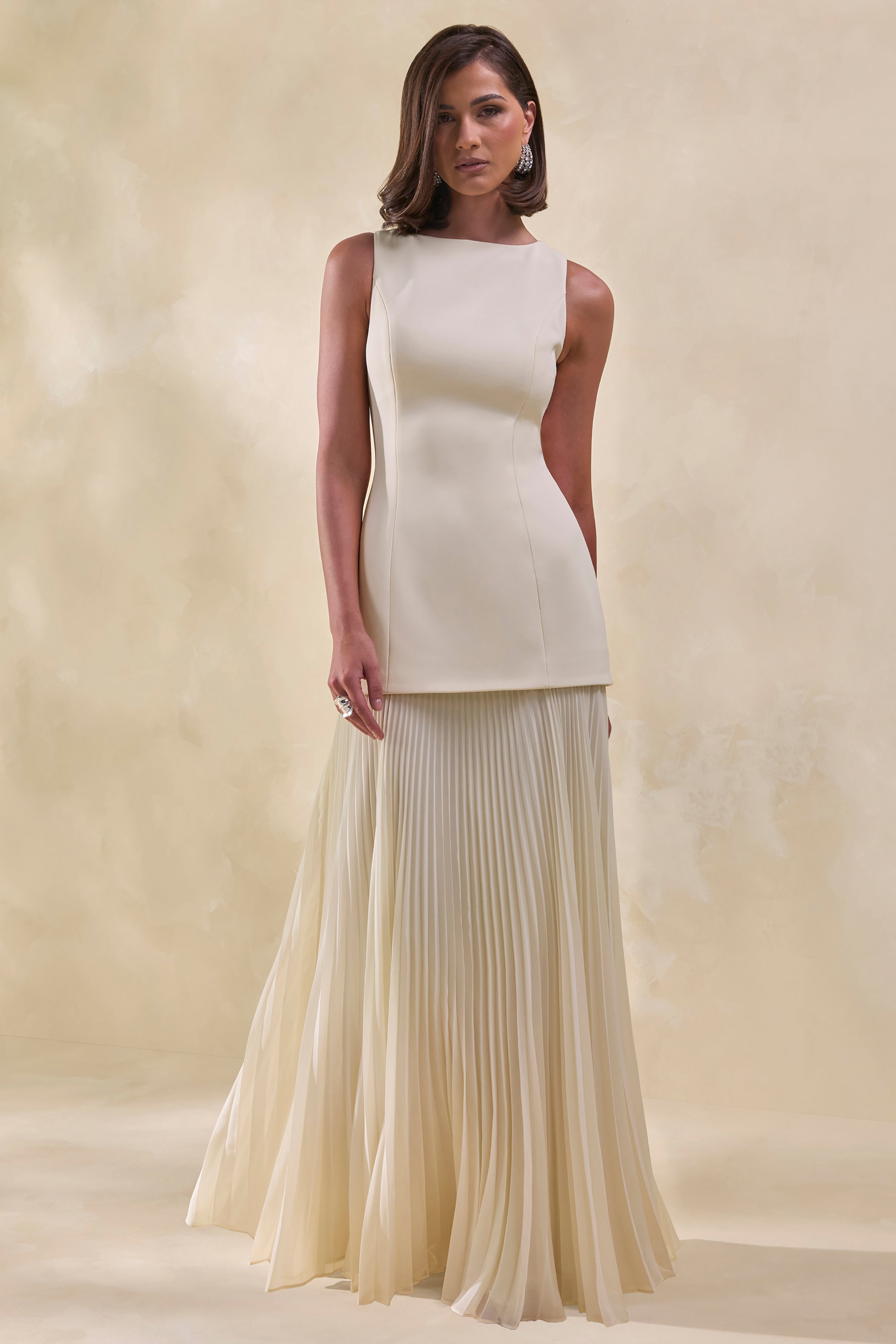 Hadley | Vestido Largo Color Piedra Con Cuello Barco Y Talle Bajo