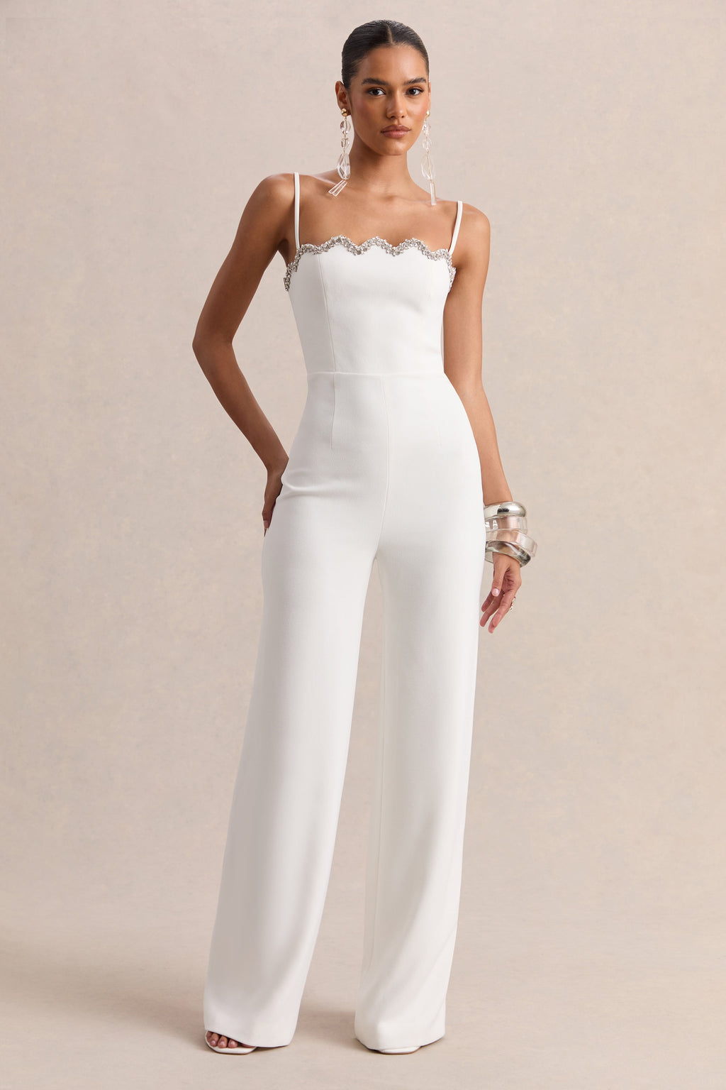 Calira | Mono Blanco Con Escote Cuadrado Y Detalle Ondulado