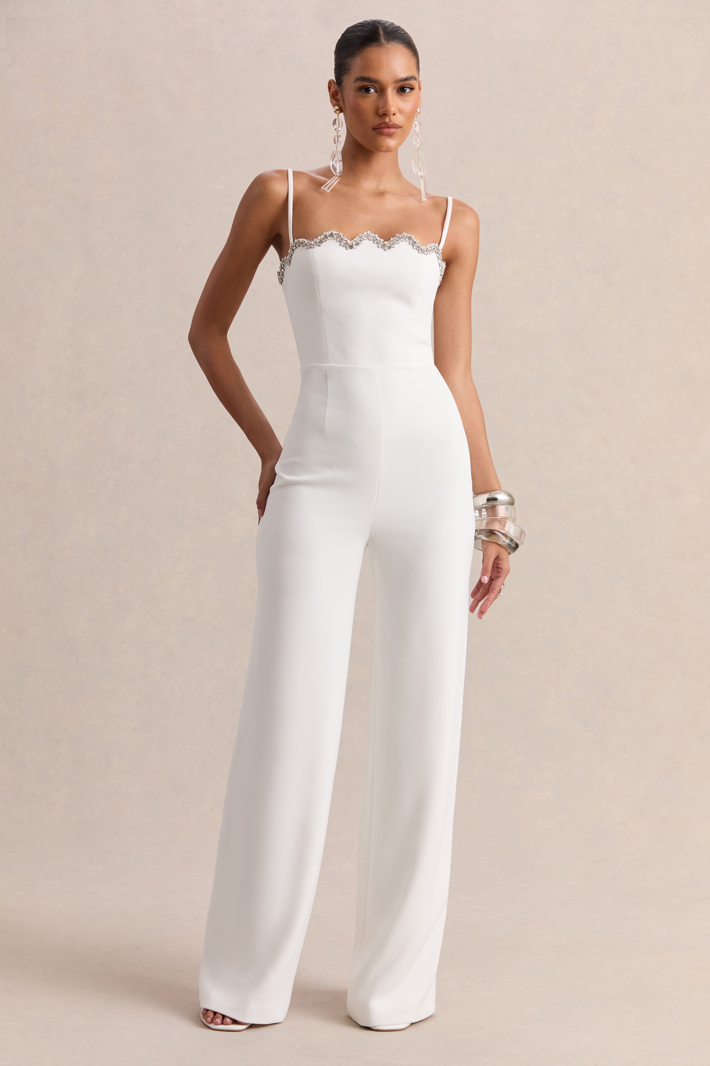 Calira | Mono Blanco Con Escote Cuadrado Y Detalle Ondulado