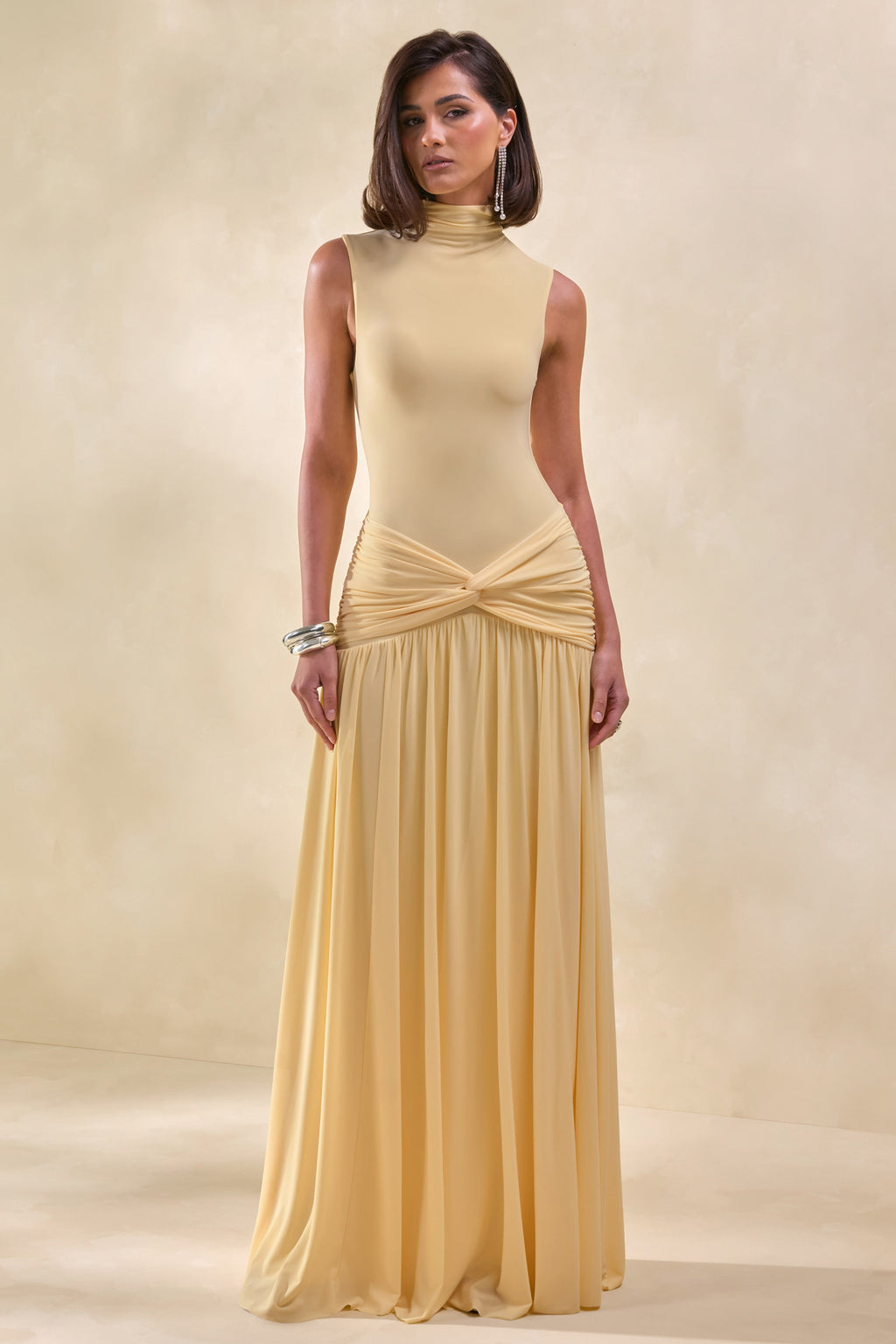 Glimora | Vestido Largo Limón de Cuello Alto con Detalle Fruncido