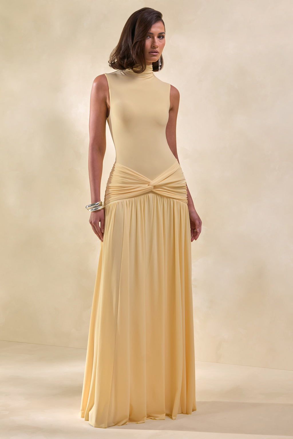 Glimora | Vestido Largo Limón de Cuello Alto con Detalle Fruncido