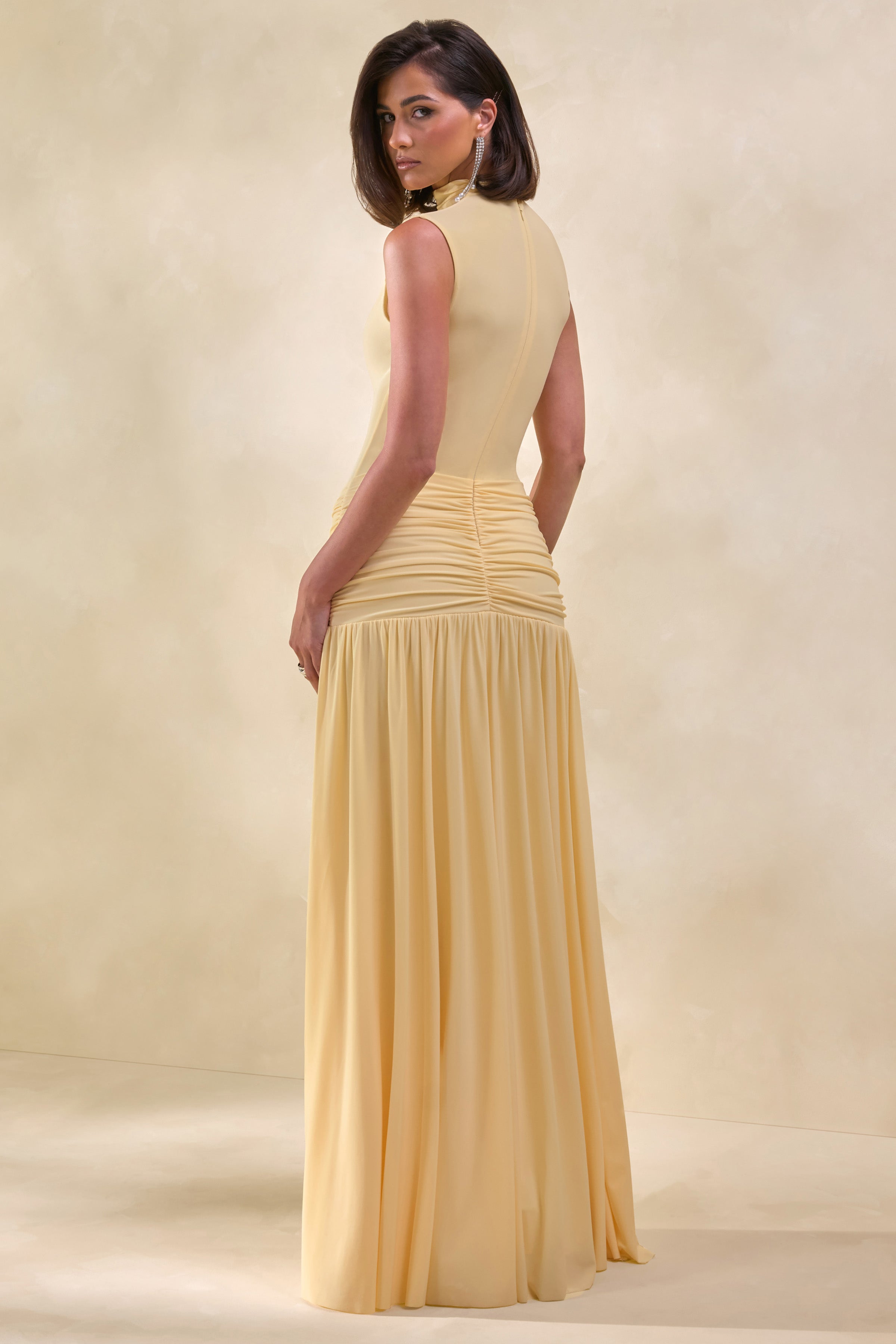 Glimora | Vestido Largo Limón de Cuello Alto con Detalle Fruncido