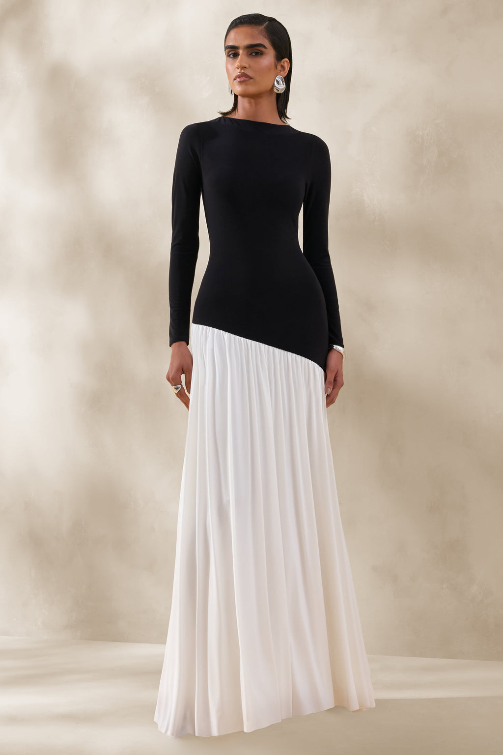 Jasira | Negro y Blanco Cuello Redondo Vestido Largo con Cintura Caída Asimétrica