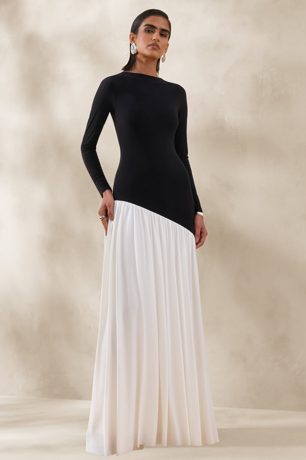 Jasira | Negro y Blanco Cuello Redondo Vestido Largo con Cintura Caída Asimétrica