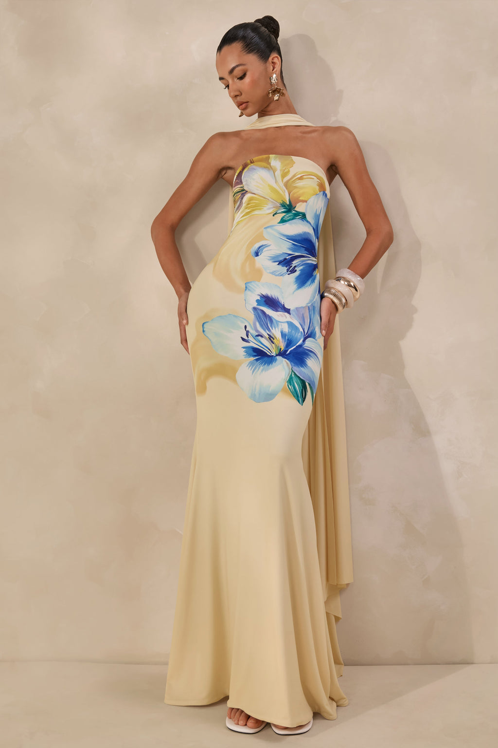 Brooke | Vestido Largo Bandeau Con Estampado Floral En Amarillo Limón Y Azul Y Pañuelo