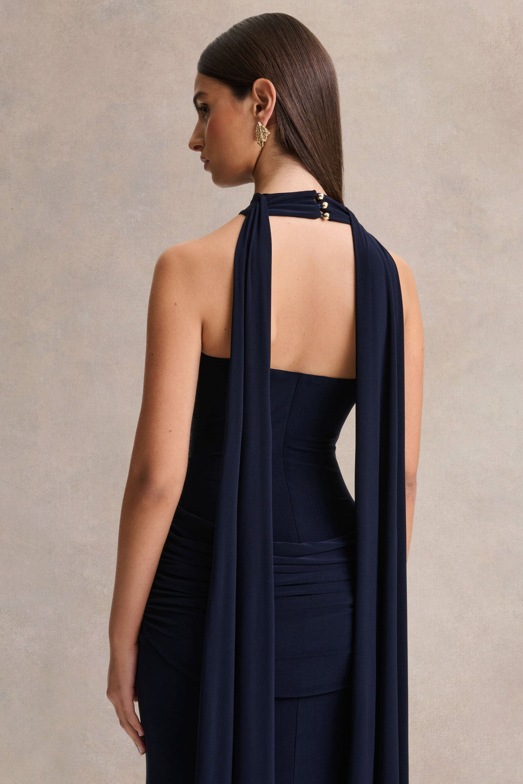 Hesperia | Vestido Largo Azul Marino de Cuello Alto con Detalle Drapeado y Bufanda
