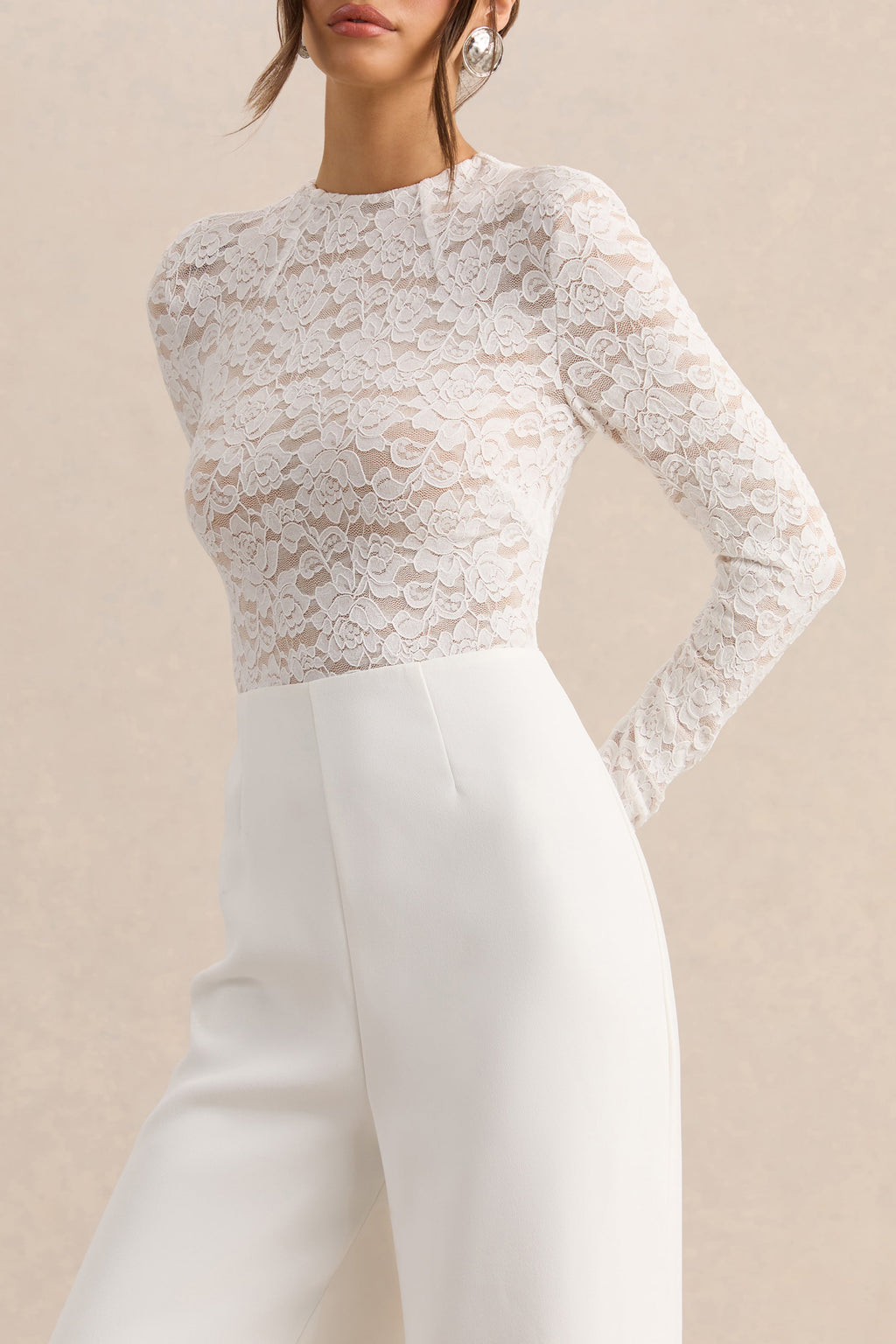 Romancea | Mono Blanco de Encaje con Cuello Alto