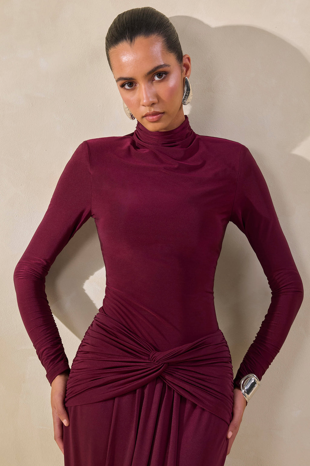 Lyanna | Body Tanga Borgoña Con Cuello Alto