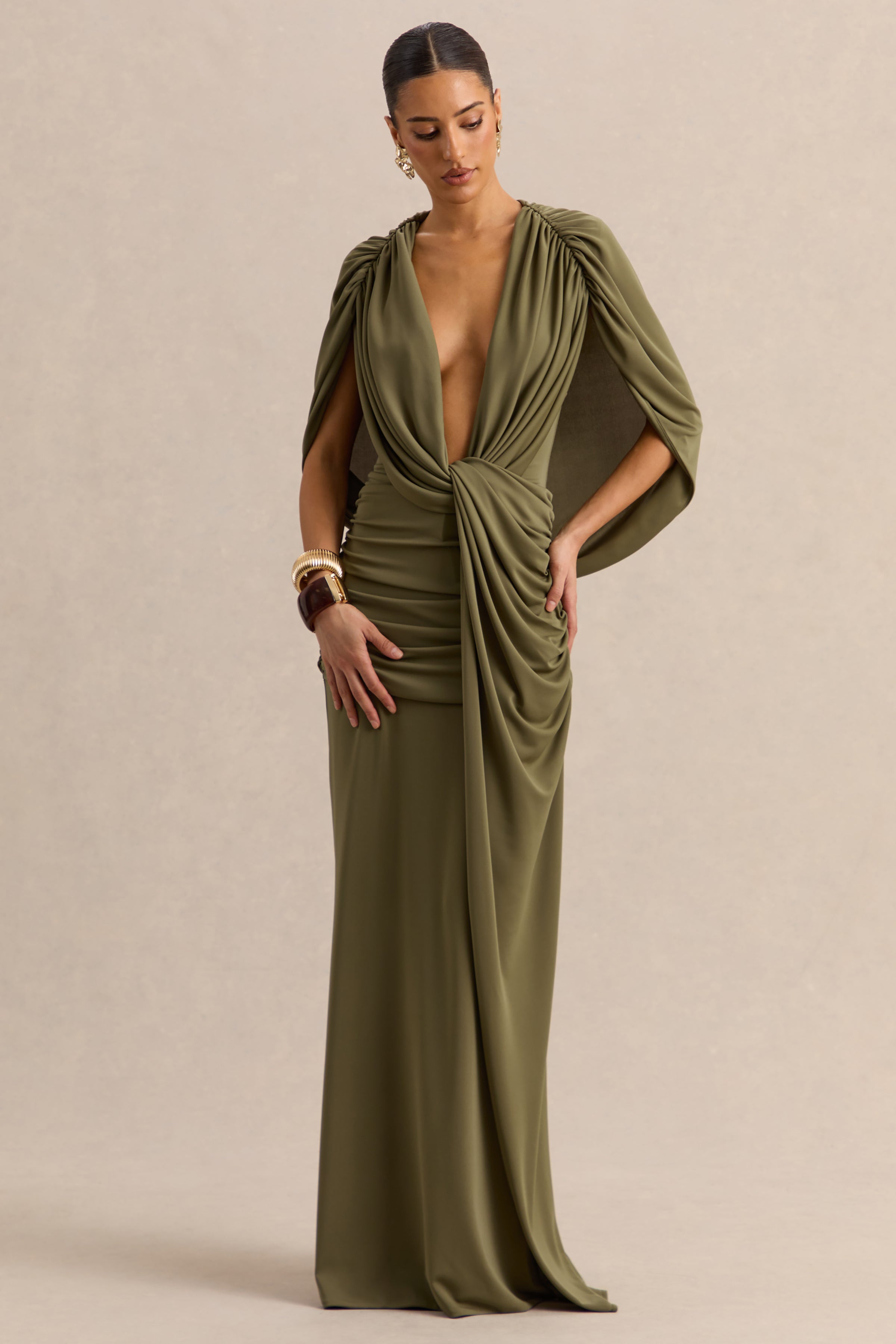 Marisea | Vestido Largo Verde de Escote Pronunciado con Mangas Capa