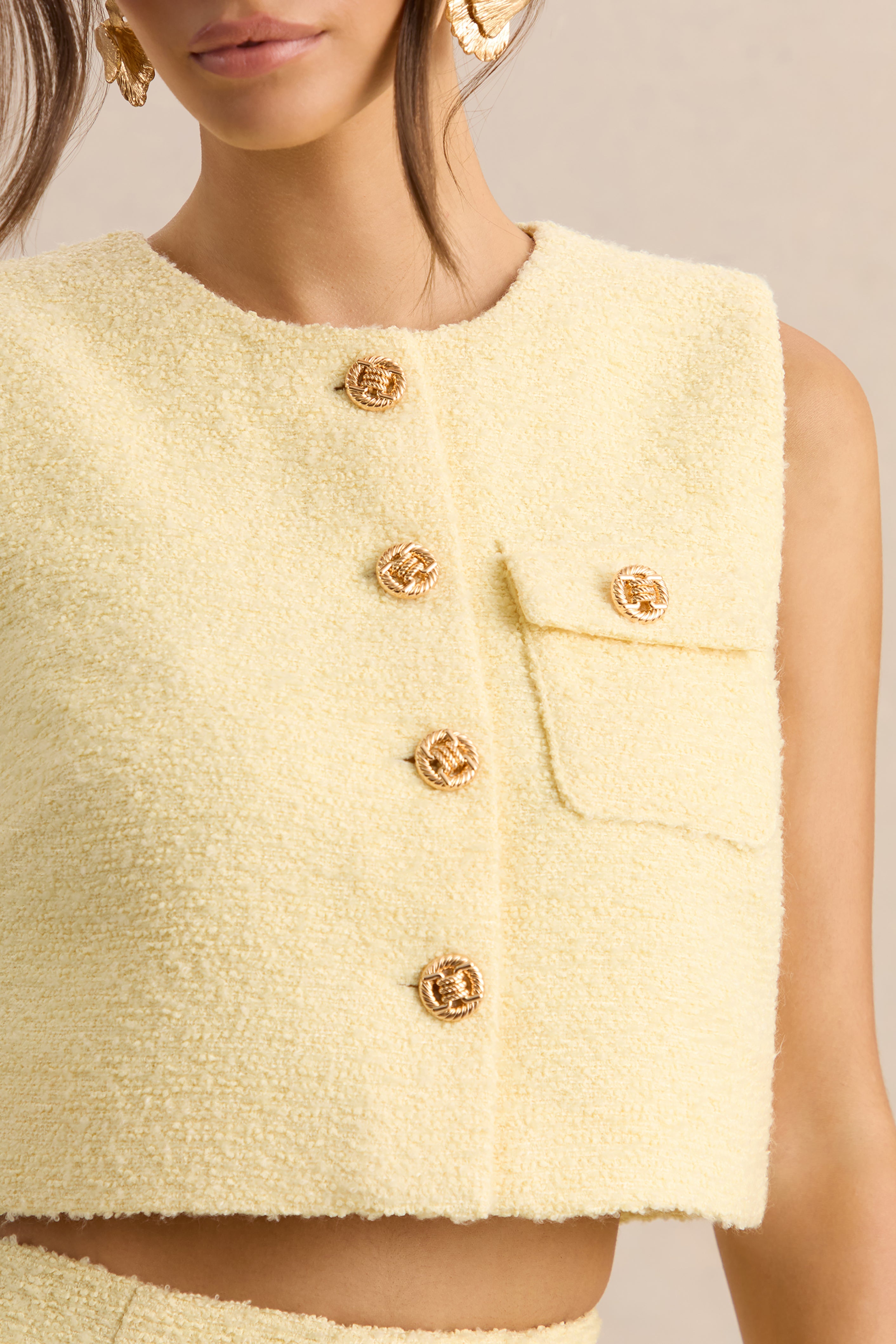 Emara | Top color limón con escote redondo y detalle de botones