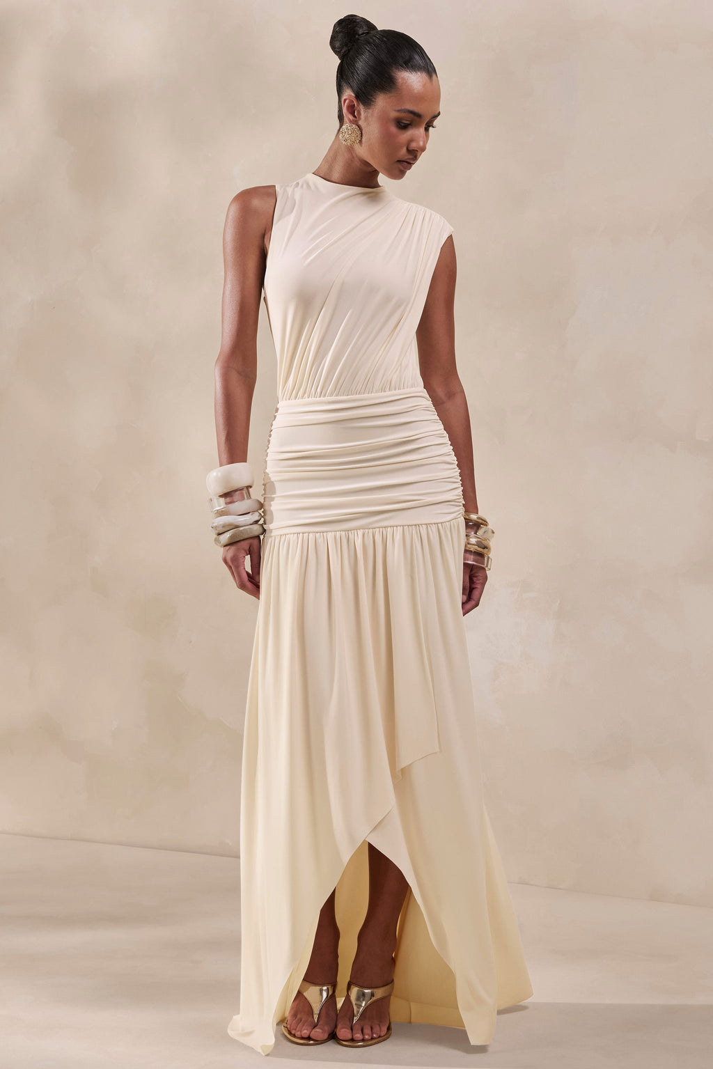 Myssara | Vestido Largo Crema de Cuello Alto con Detalle Drapeado
