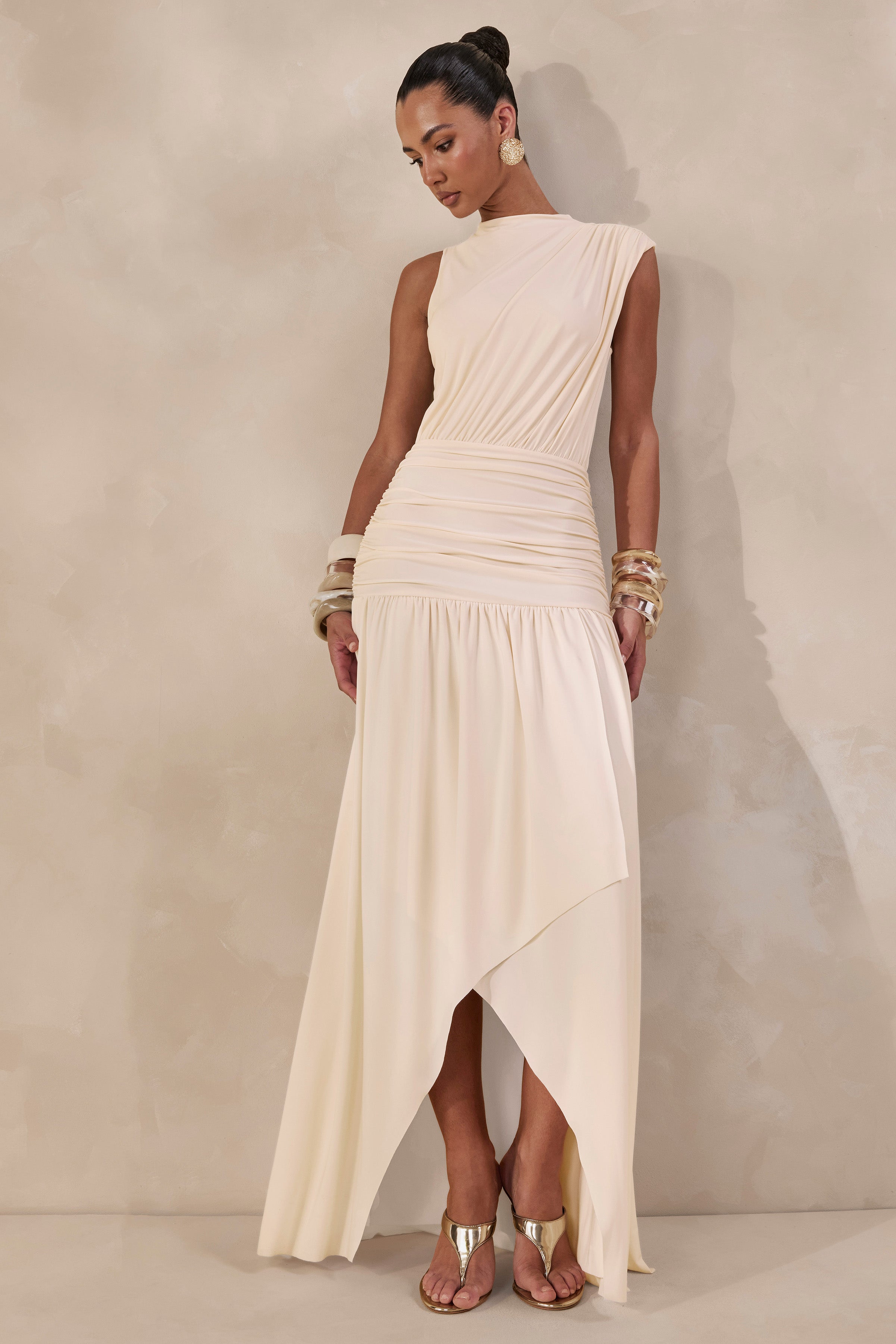 Myssara | Vestido Largo Crema de Cuello Alto con Detalle Drapeado