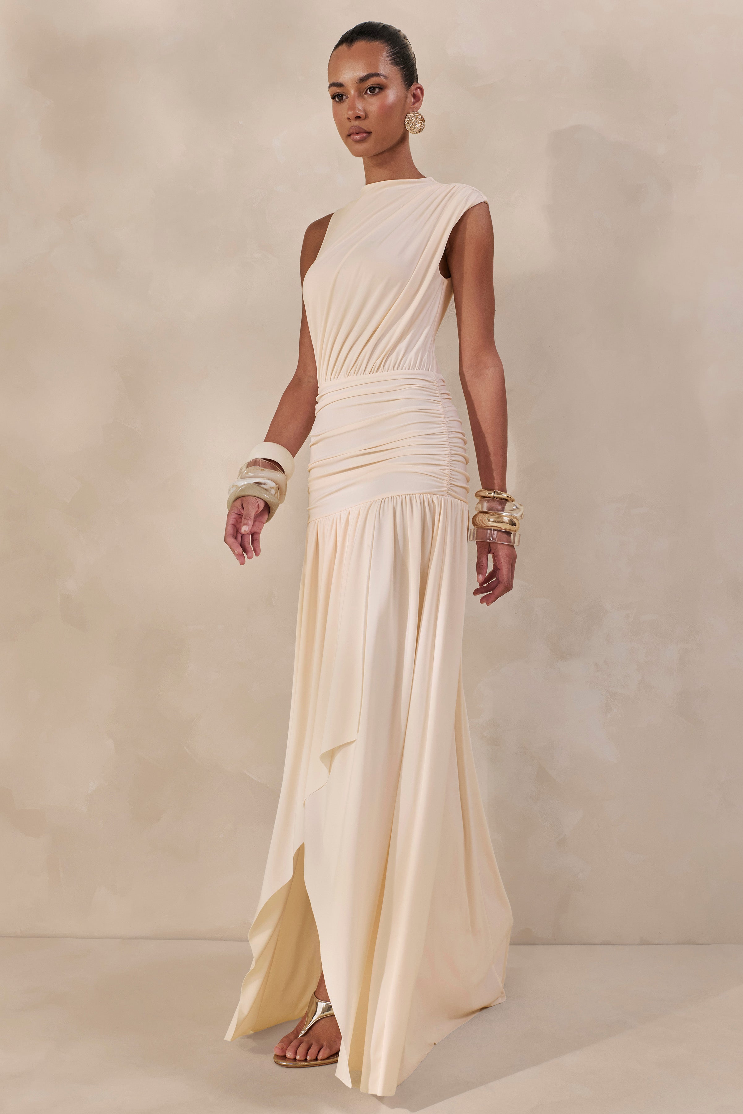 Myssara | Vestido Largo Crema de Cuello Alto con Detalle Drapeado
