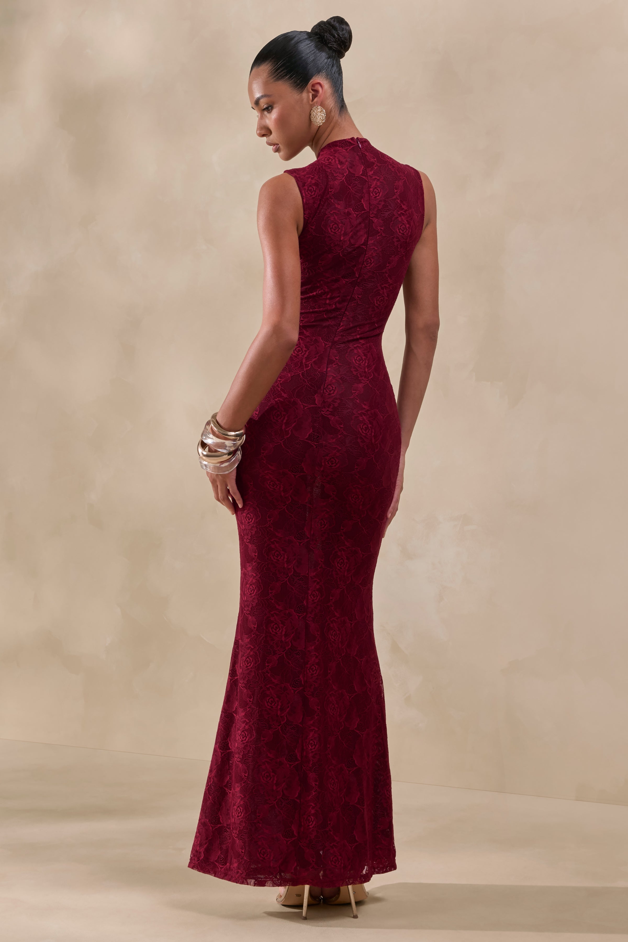 Ravissa | Vestido Largo Borgoña De Encaje Con Cuello Alto