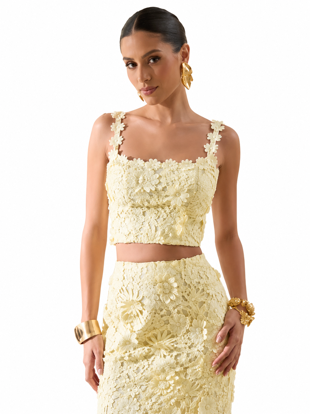Blythe Top corto de encaje amarillo limón con escote cuadrado.