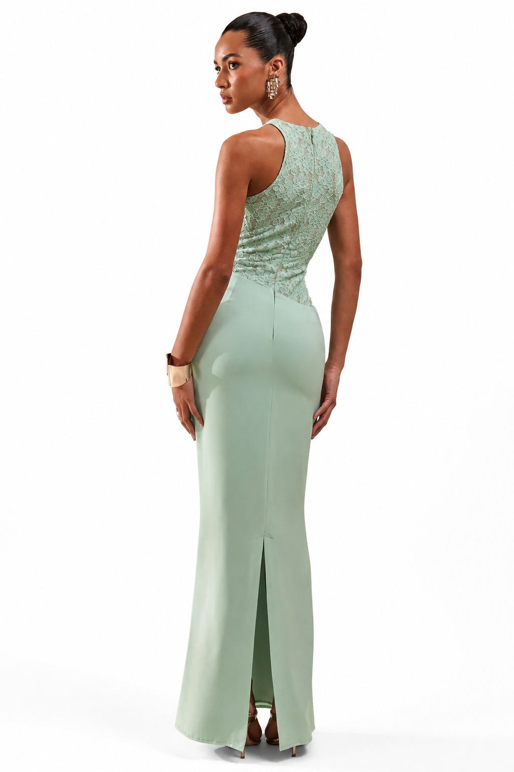 Anthelia | Vestido Largo Verde Menta De Satén Y Encaje Con Cuello Nadador Y Detalle Drapeado