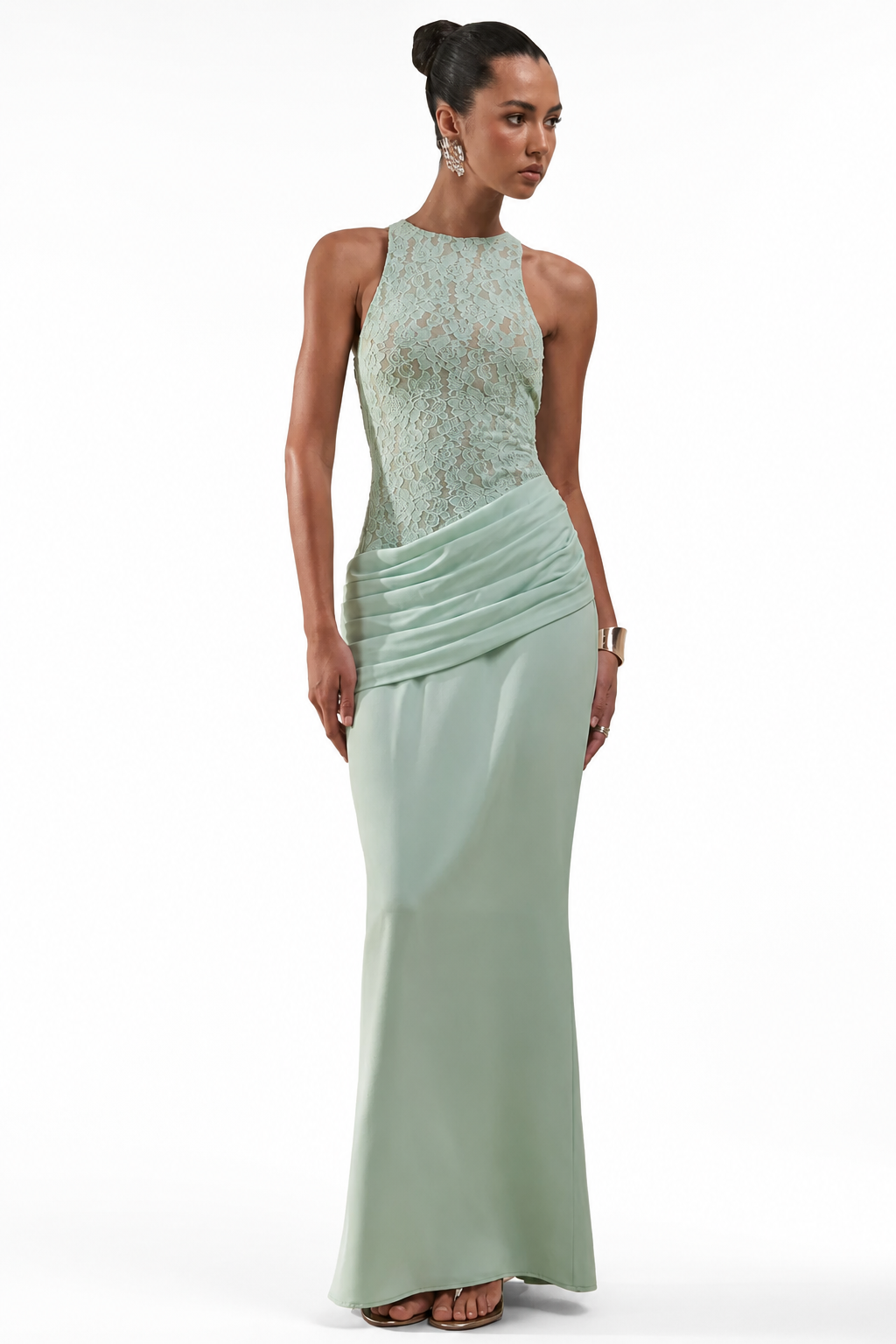 Anthelia | Vestido Largo Verde Menta De Satén Y Encaje Con Cuello Nadador Y Detalle Drapeado