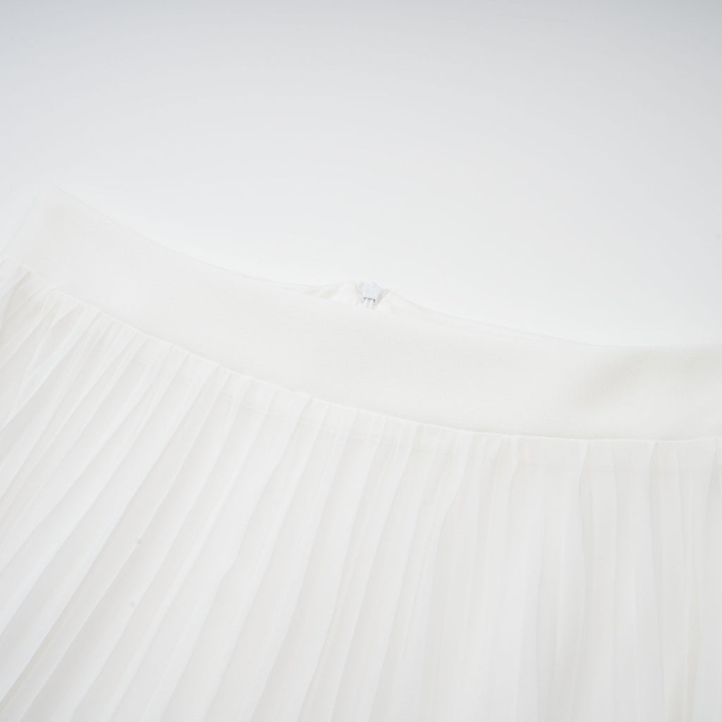 Vestido largo con cuello halter y capas de Inés