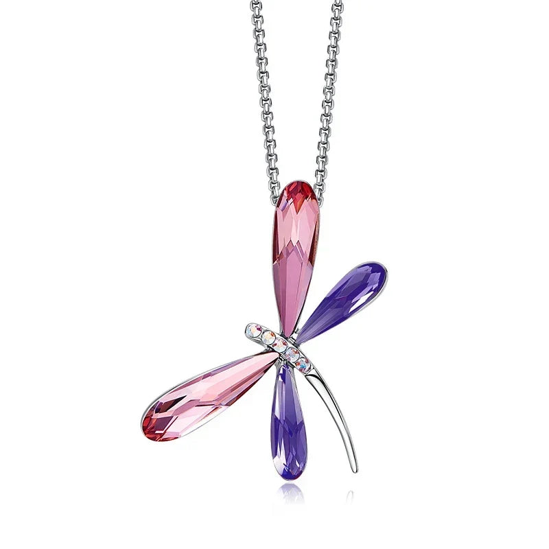 Collar de libélula en cristal rosa