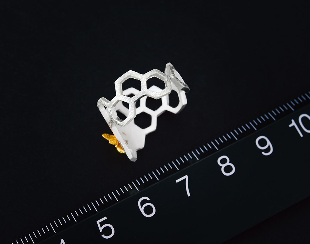 Anillo de panal chapado en oro