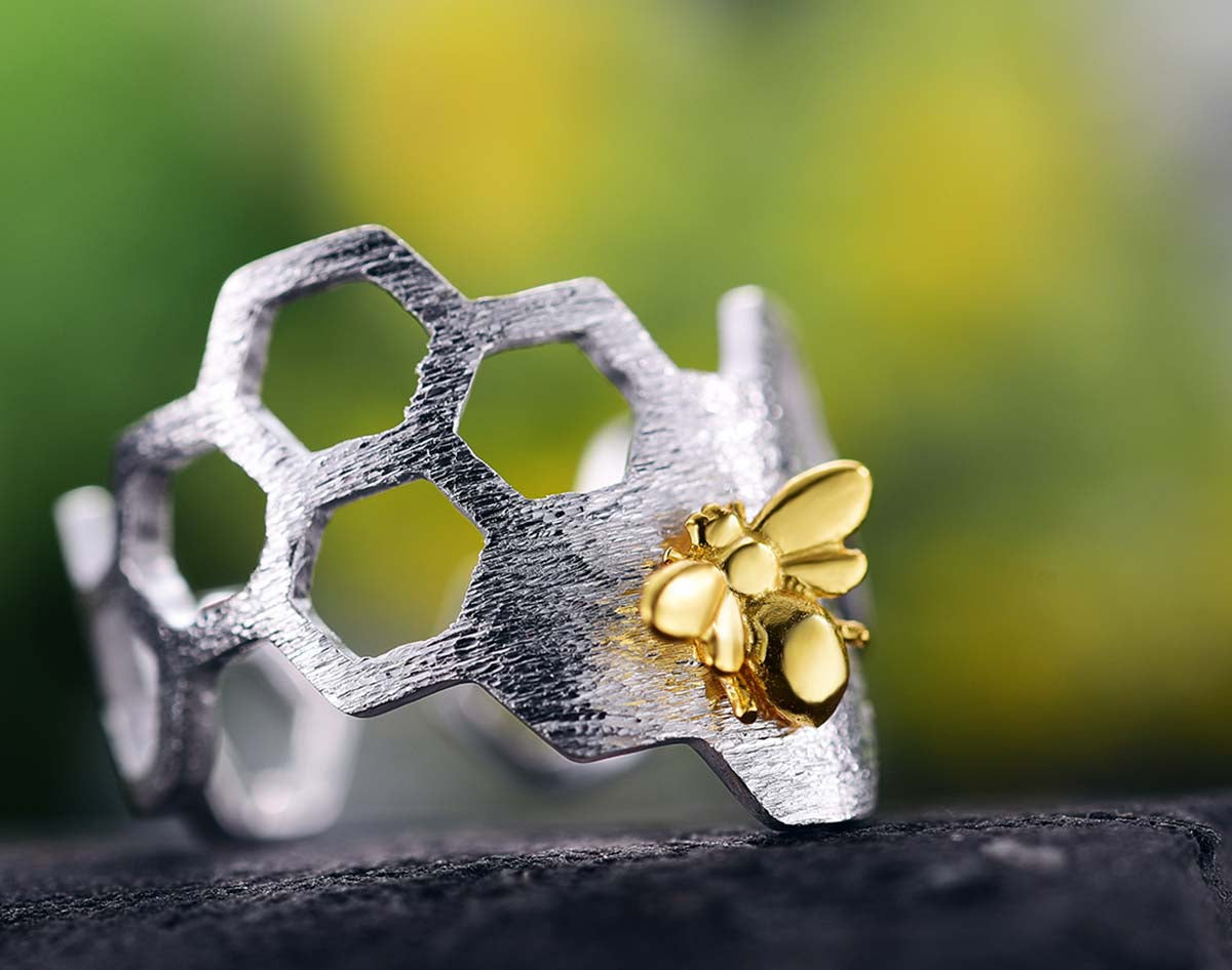 Anillo de panal chapado en oro