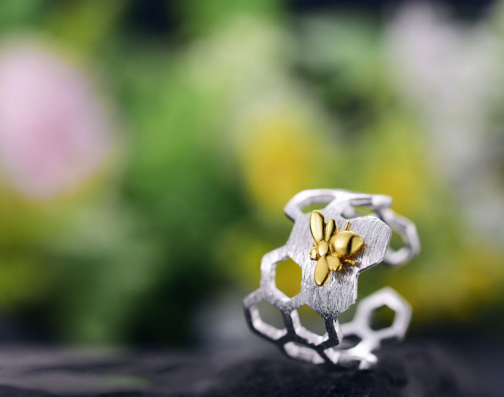 Anillo de panal chapado en oro
