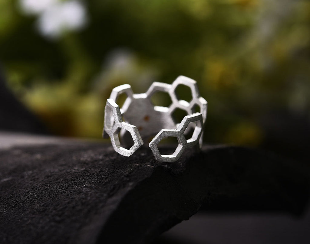 Anillo de panal chapado en oro