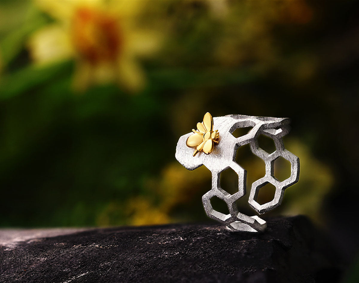 Anillo de panal chapado en oro
