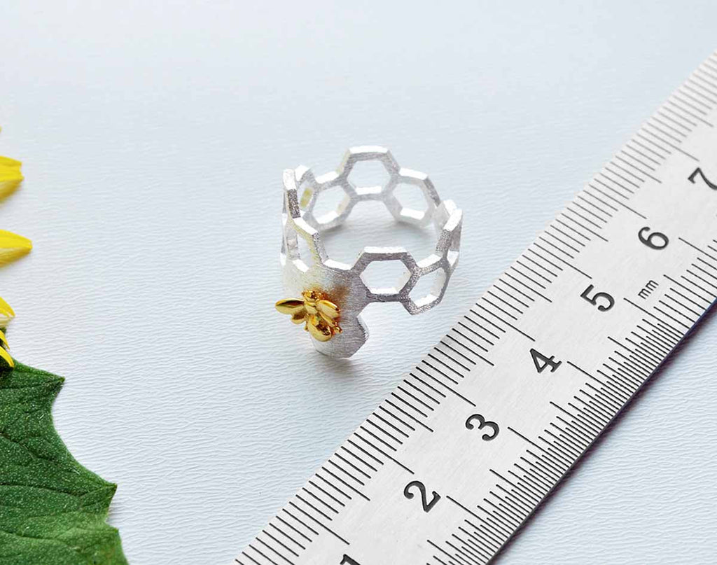 Anillo de panal chapado en oro
