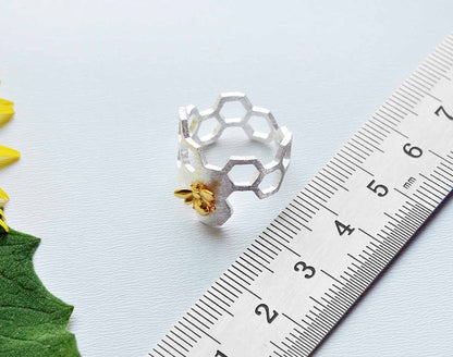 Anillo de panal chapado en oro
