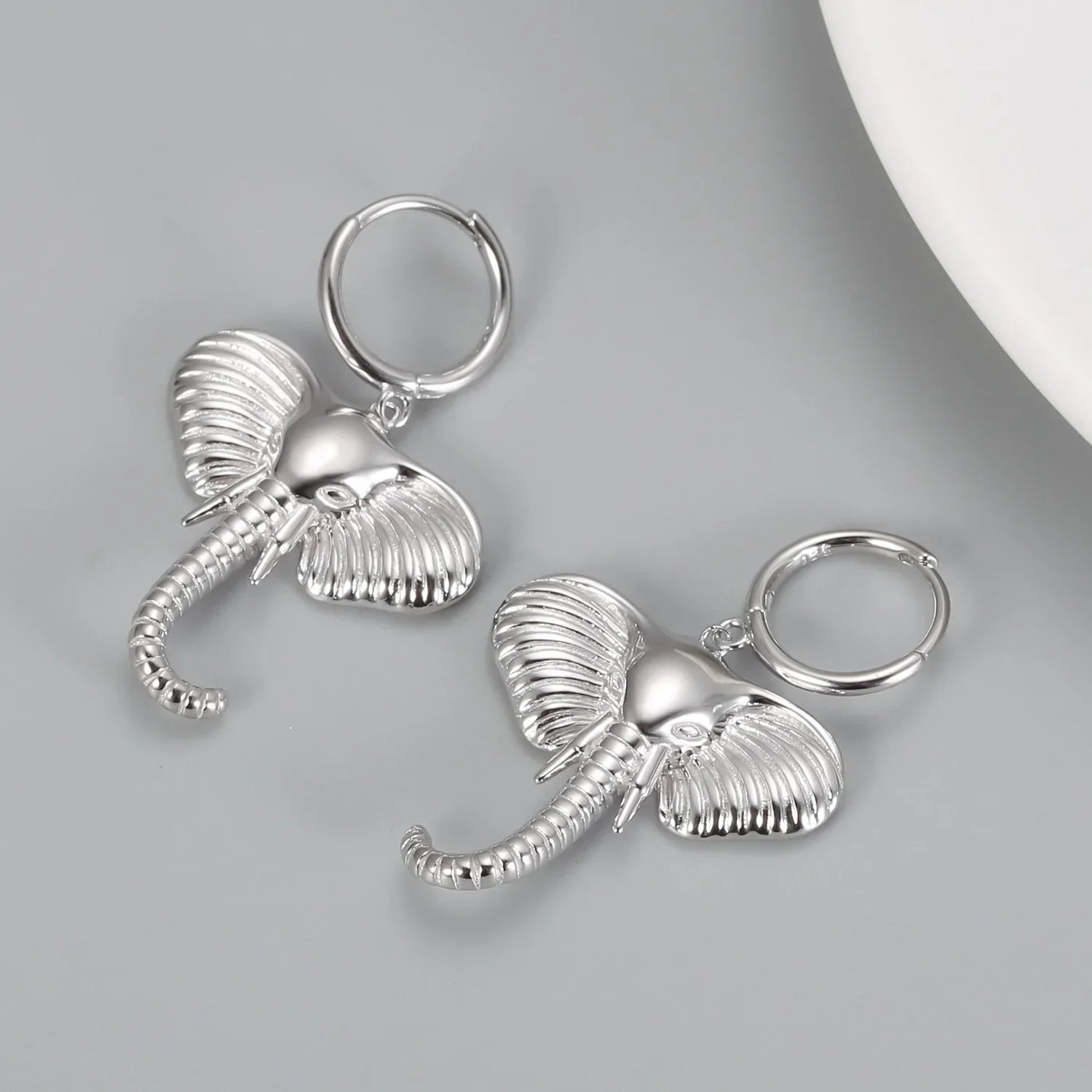 Pendientes de aro con elefante