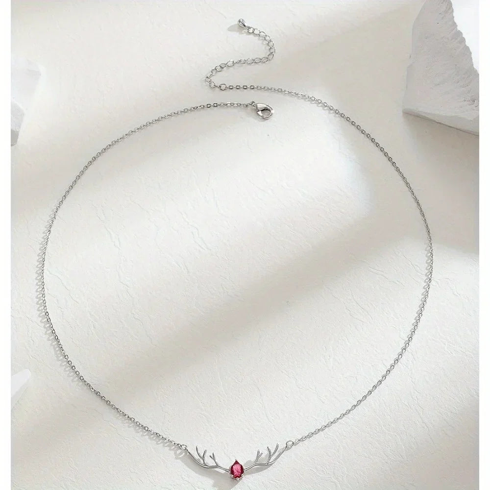 Collar de asta de ciervo con corazón