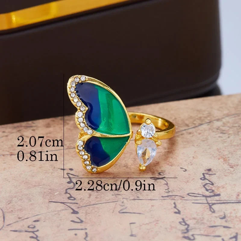Anillo de mariposa azul