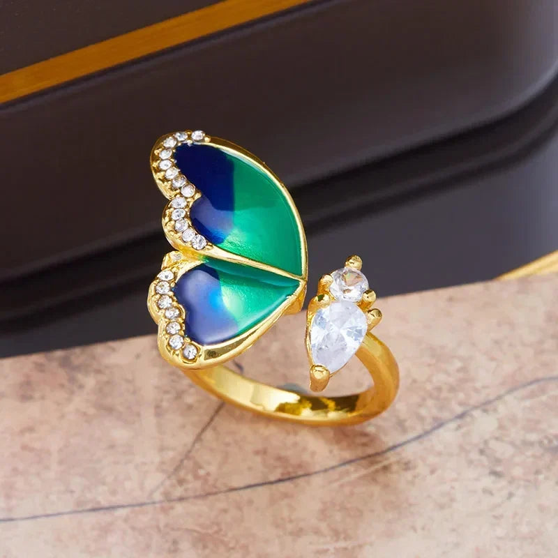 Anillo de mariposa azul
