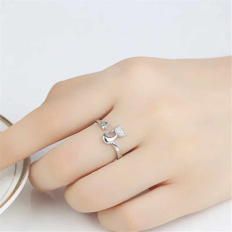 Anillo abierto de gato con circonita