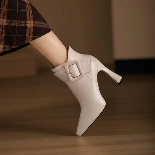Edvige | Botines con maxihebilla