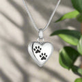 Collar urna para mascotas con huella grabada