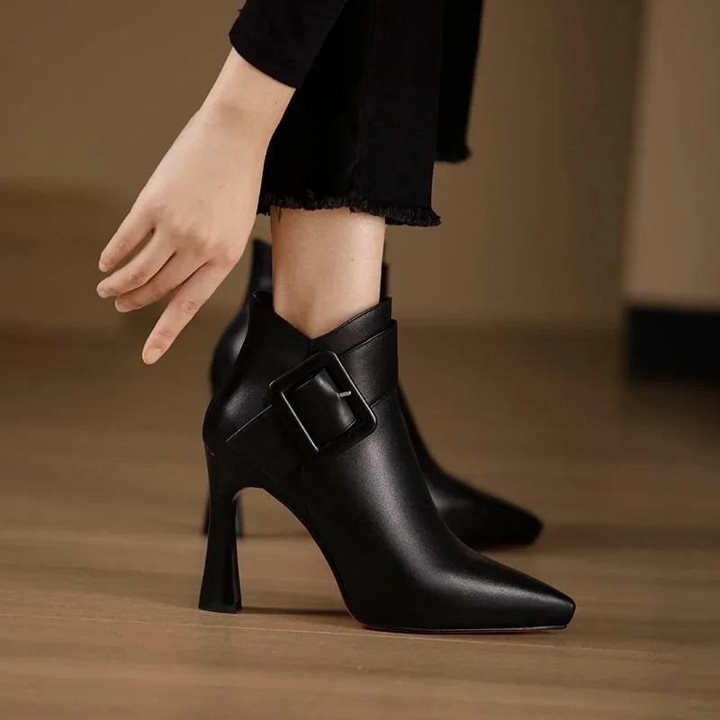 Edvige | Botines con maxihebilla