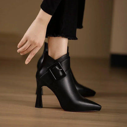 Edvige | Botines con maxihebilla