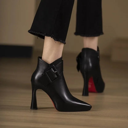 Edvige | Botines con maxihebilla